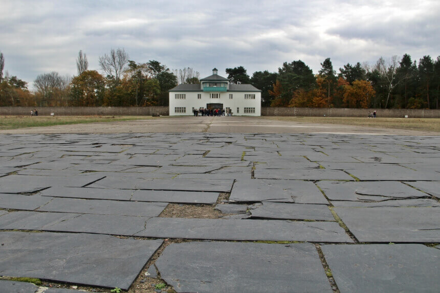 Levend bewijs van een gruwelijke geschiedenis: dat is concentratiekamp Sachsenhausen bij Berlijn