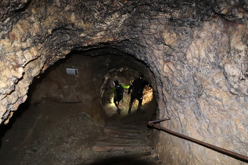 De Lagazuoi tunnels zijn tijdens de Eerste Wereldoorlog door de Italianen uitgehakt in de berg