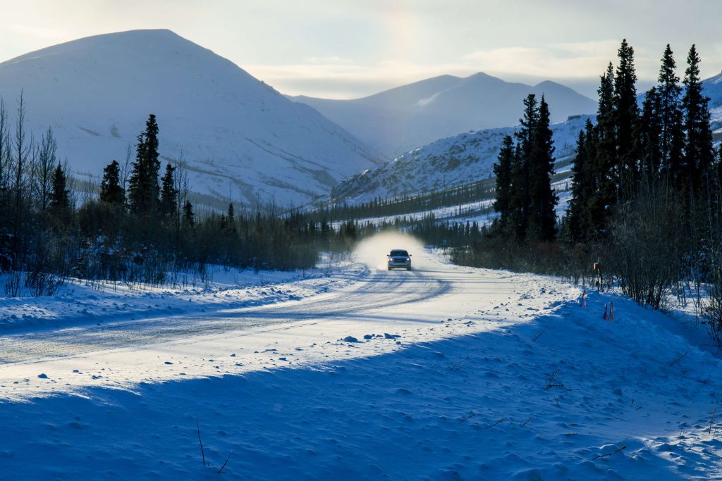 De Dempster Highway door het hart van Yukon in de winter