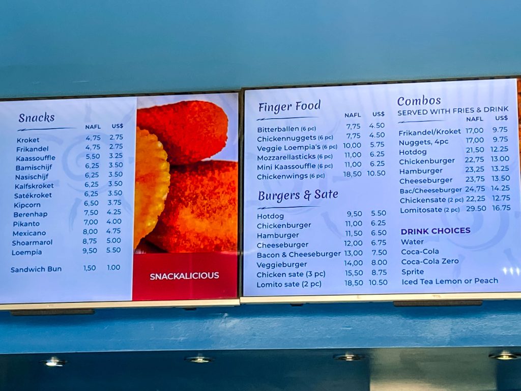 Er is altijd wel een snackbar in de buurt op Curaçao