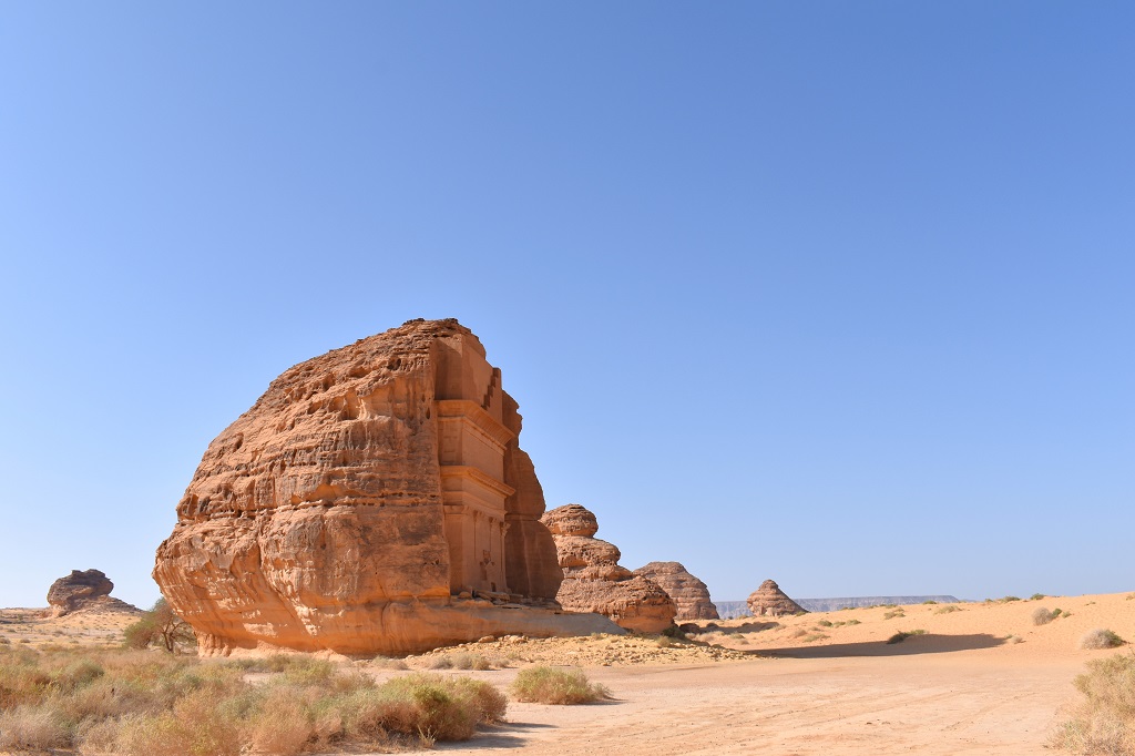 Midden in de woestijn zijn de mooiste tombes te vinden