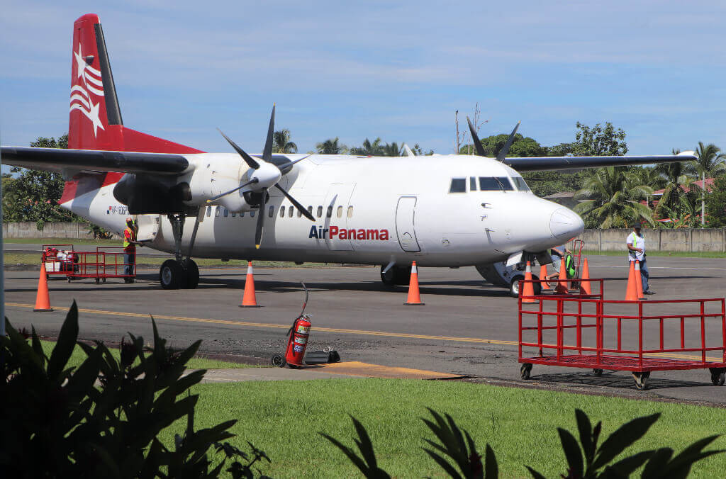 Vanaf Bocas del Toro vlieg je met een propellervliegtuigje naar Panama-Stad