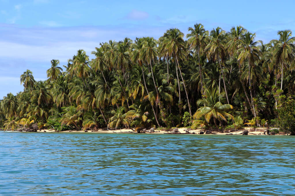 Isla Zapatilla is een onbewoond eiland op Bocas del Toro 
