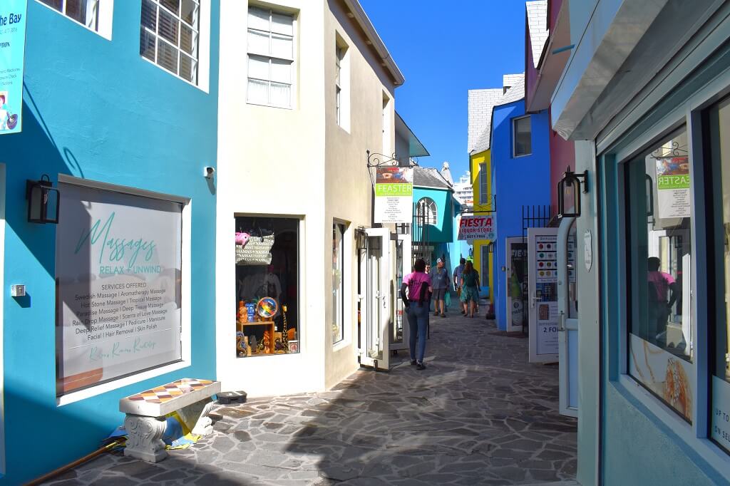 Overdag kun je de arcades in Nassau bezoeken