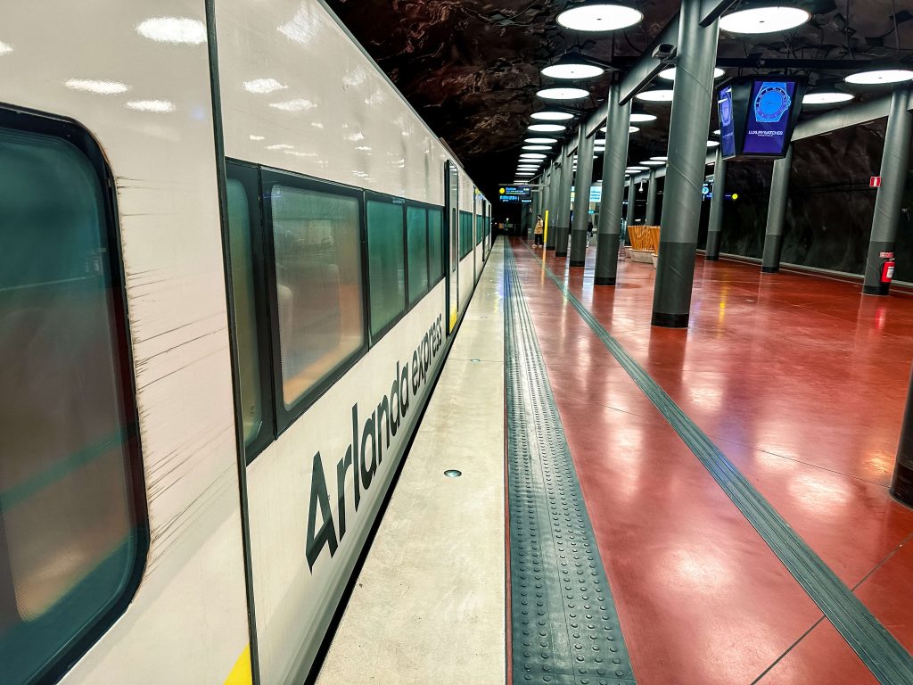 Met de Arlanda Express ben je in twintig minuten op het centraal station van Stockholm