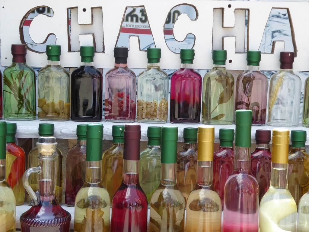 Chacha is een ander product dat wordt gemaakt van de druiven - een sort wodka.