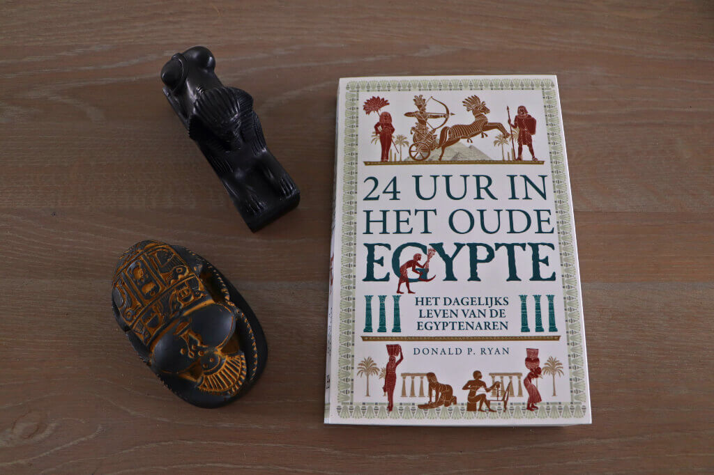 Boeken over het oude Egypte - 24 uur in het oude Egypte is een aanrader en gebruikte ik zelf ook als voorbereiding op mijn reis 