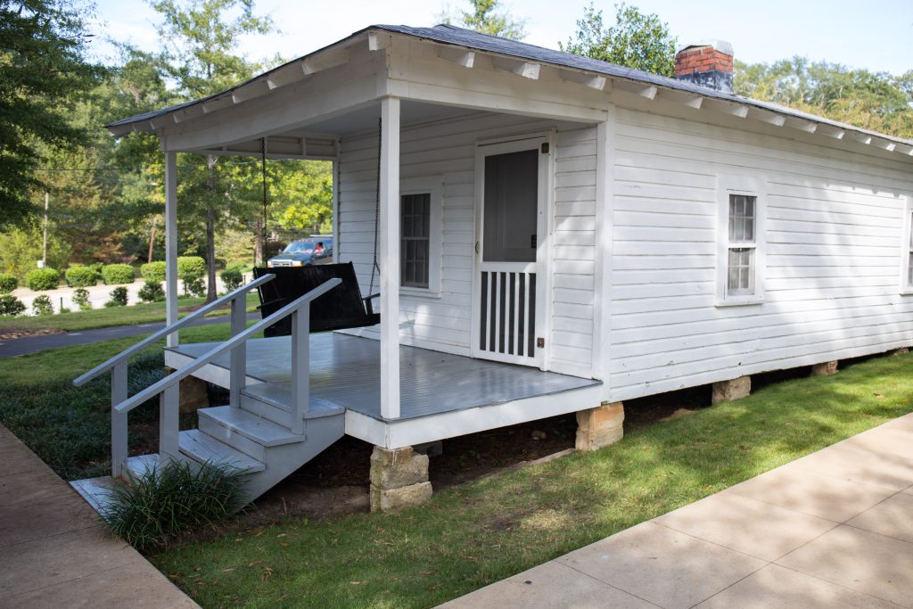 Voor een gezin van drie personen is het geboortehuis van Elvis in Tupelo vrij klein