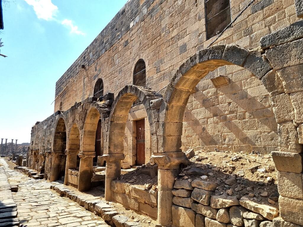 De oude stad van Bosra heeft een rijke historie