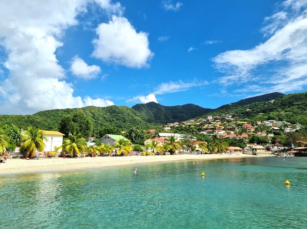 De blauwe wateren van Anses d'Arlet