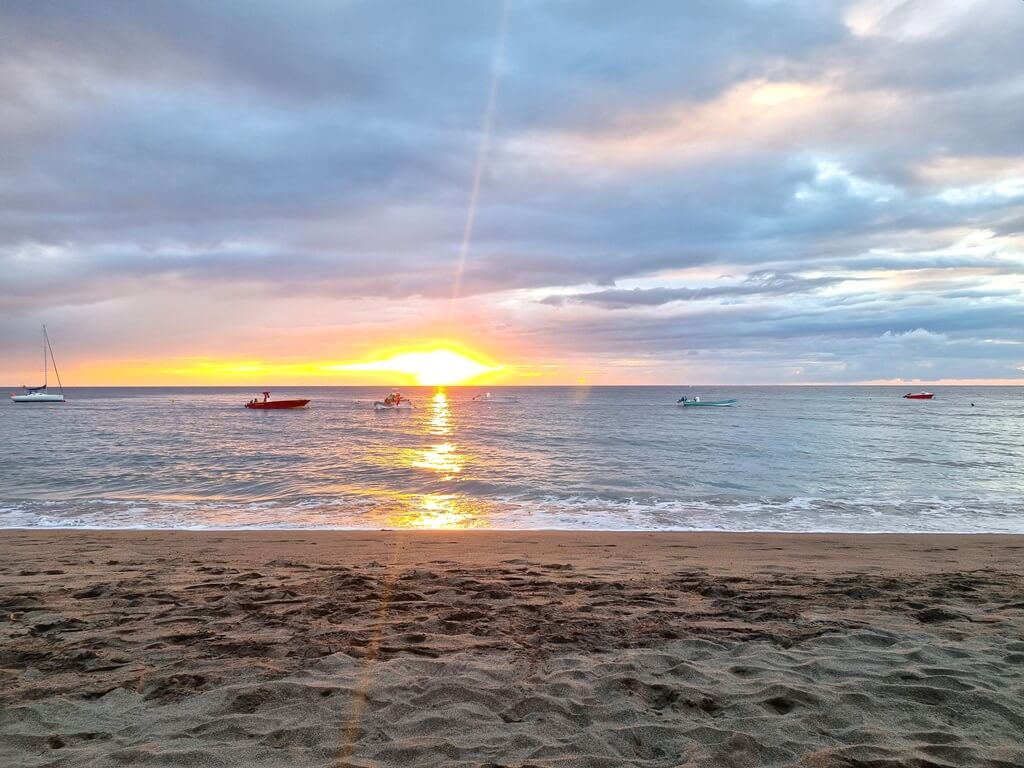 Zonsondergang op Plage du Coin in Martinique