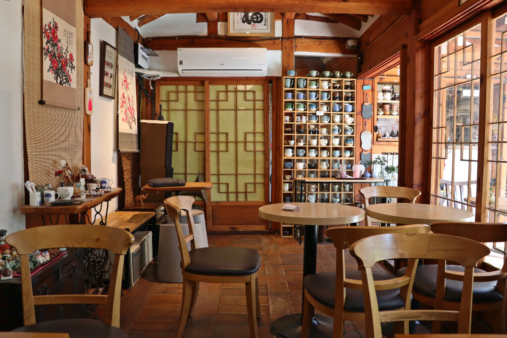 Hanok cafe in Seoul