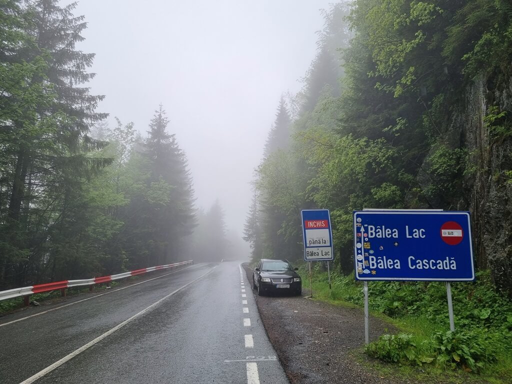De weg naar Balea op de Transfagarasan is gesloten in de wnter