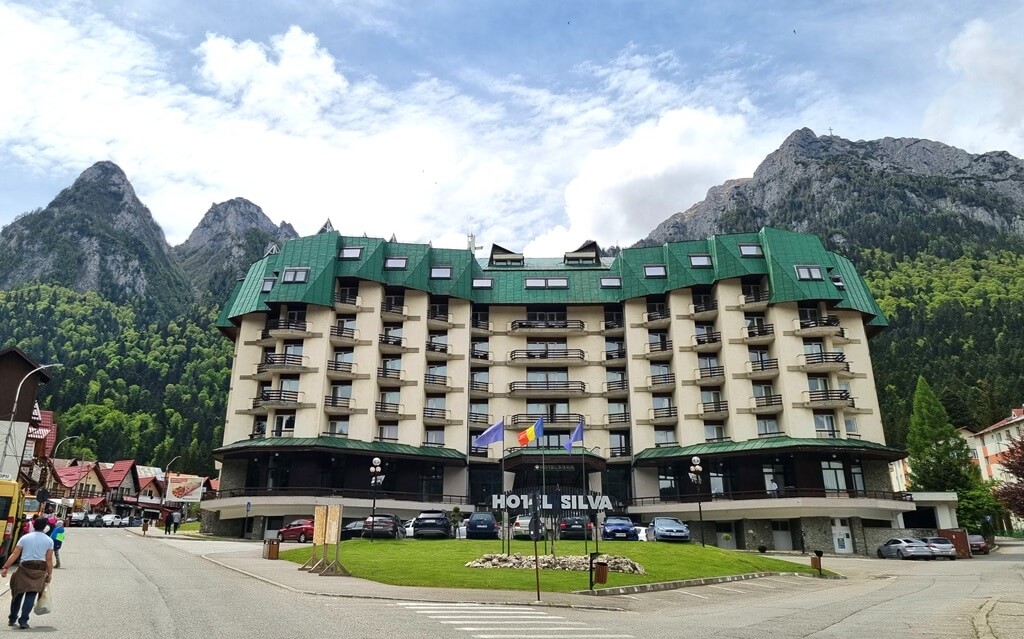 Busteni in Roemenië heeft een Wes Anderson achtige vibe