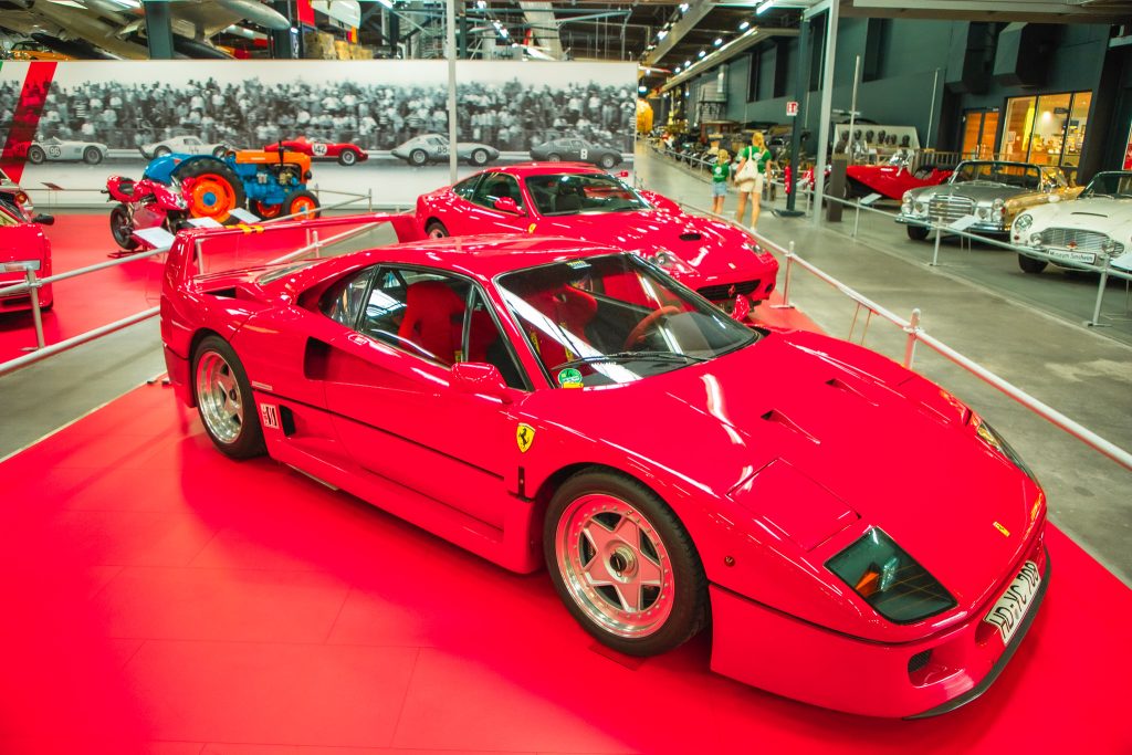 Ferrari's in het Klassiekers in het Technikmuseum Sinsheim