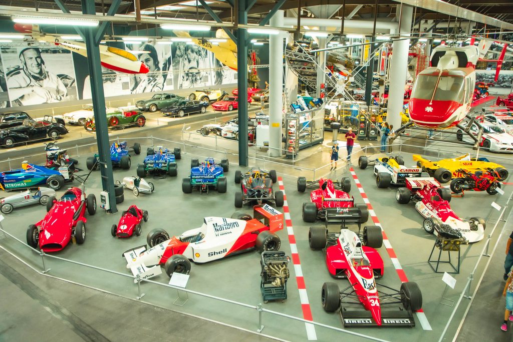 Formule 1 wagens in het Technikmuseum Sinsheim