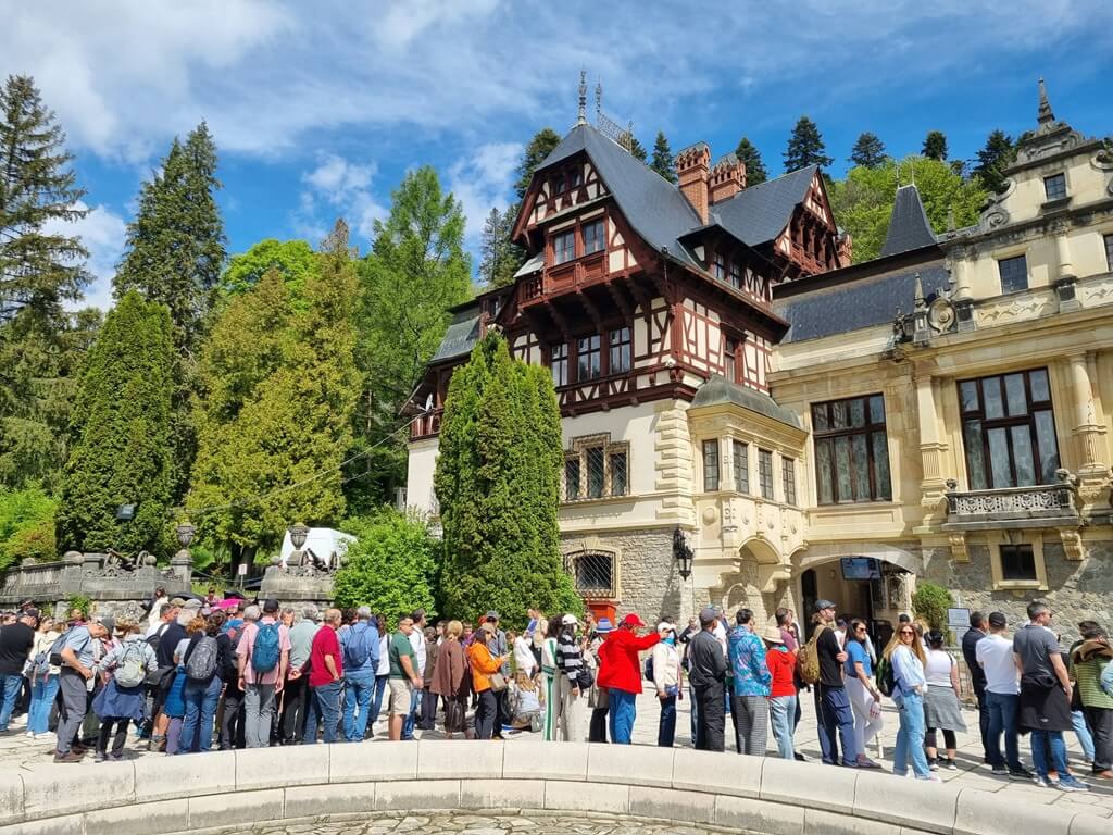 Peles kasteel kan wel mega druk worden