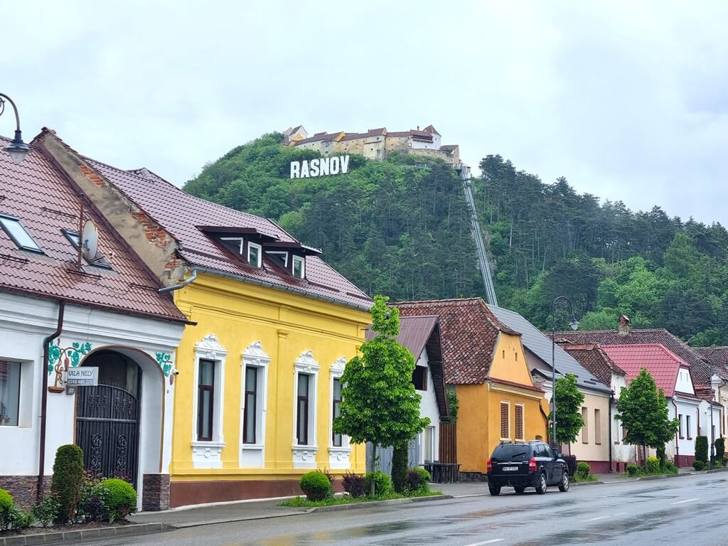 Rasnov ligt niet ver van Bran en is een leuke tussenstop