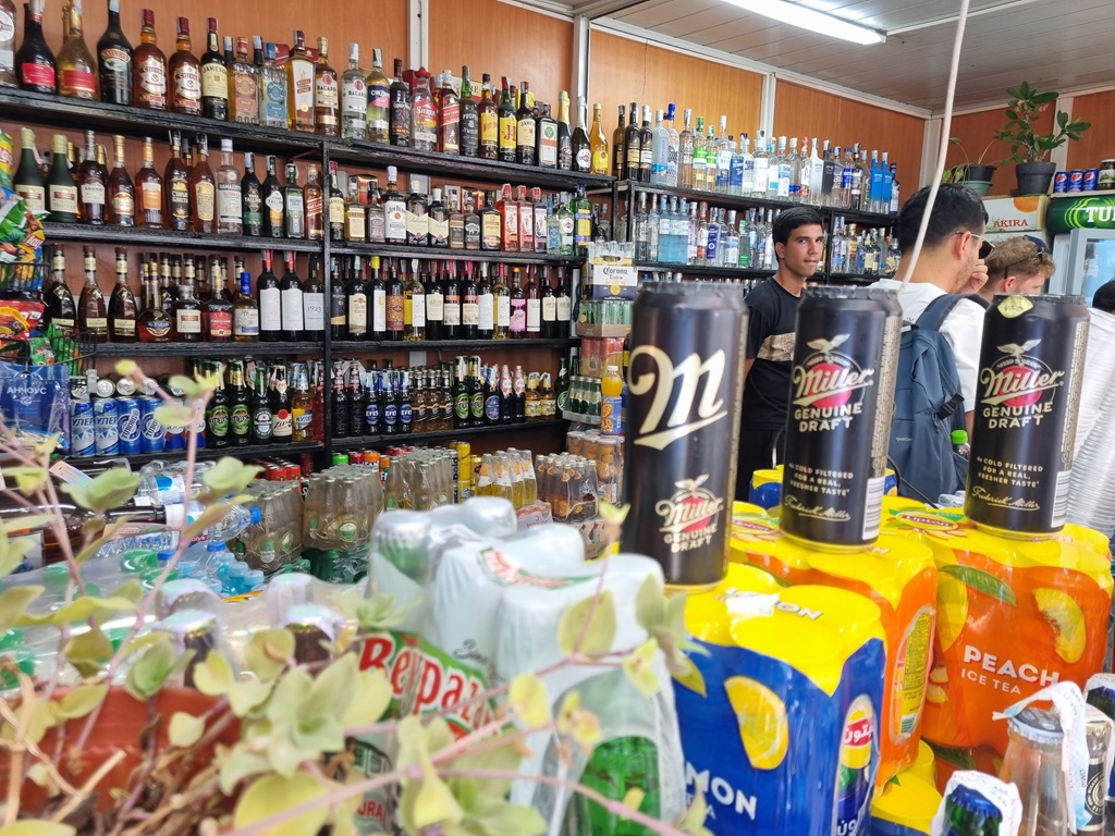 Turkmenistan is geen droog land, overal is goedkope alcohol te krijgen