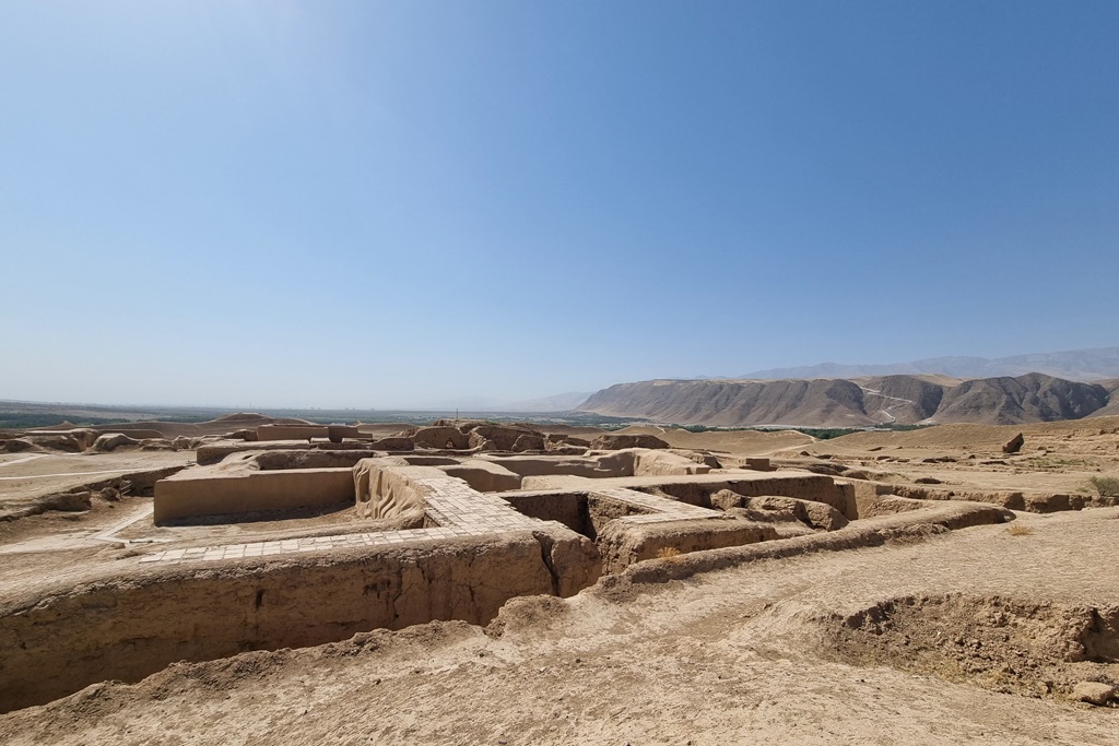 Je hebt ook nog oude ruïnes in Turkmenistan