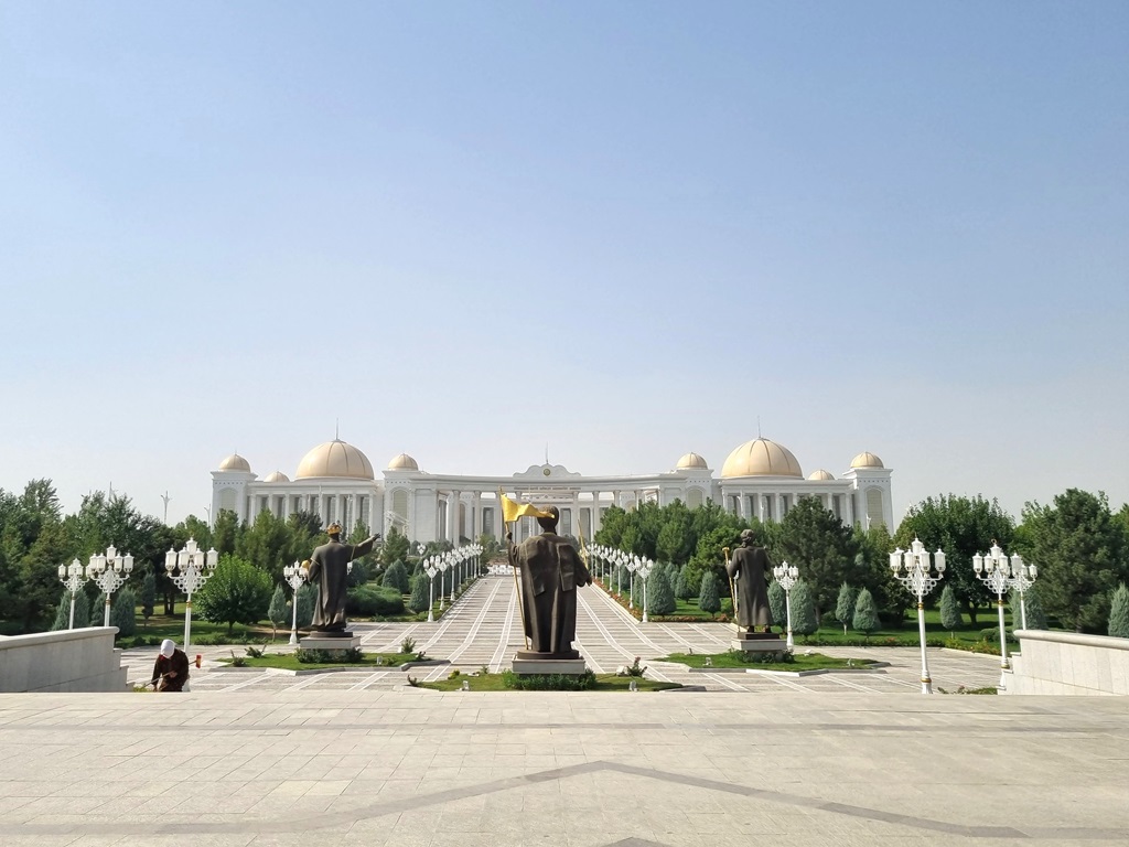 Nog meer monumenten in Ashgabat