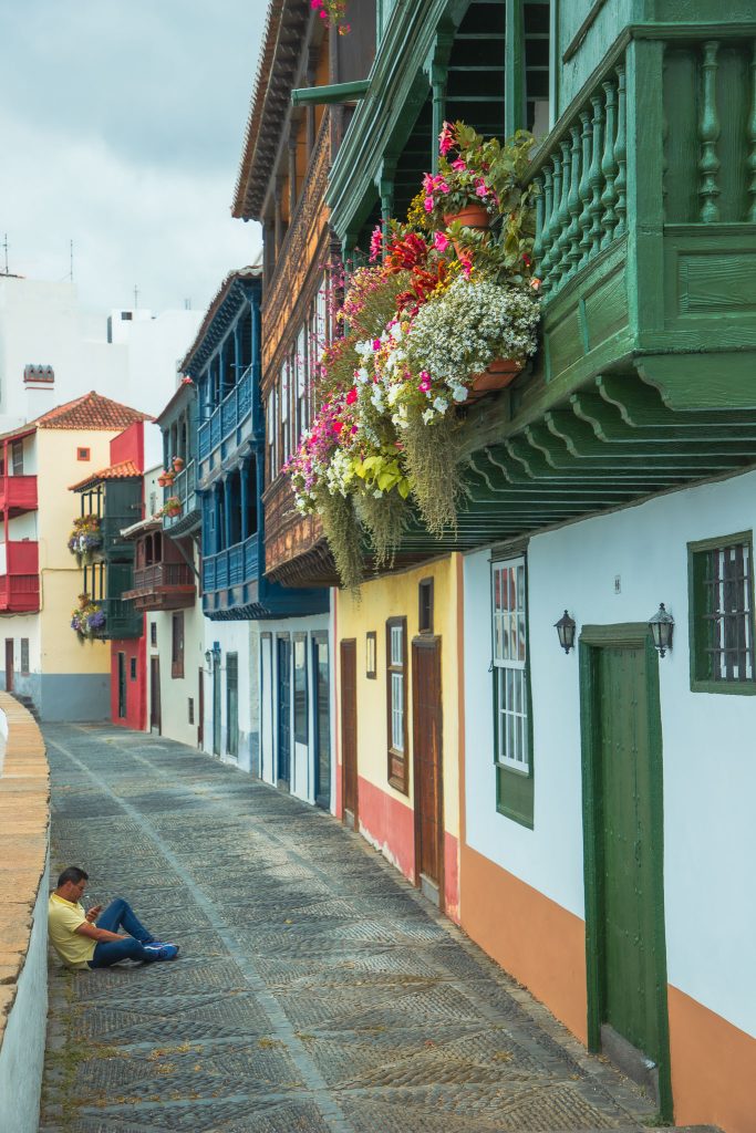 Balcones de la Avenida Marítima in Santa Cruz