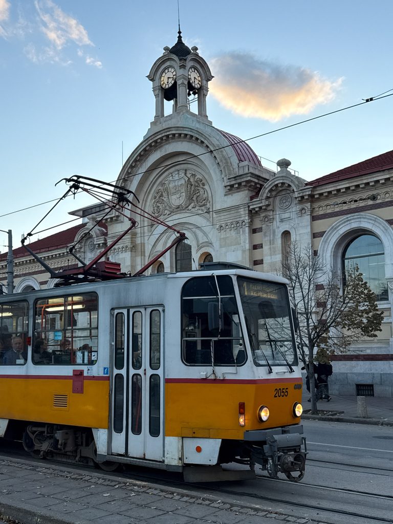 Central Market Hall Sofia omgebouwd tot supermarkl