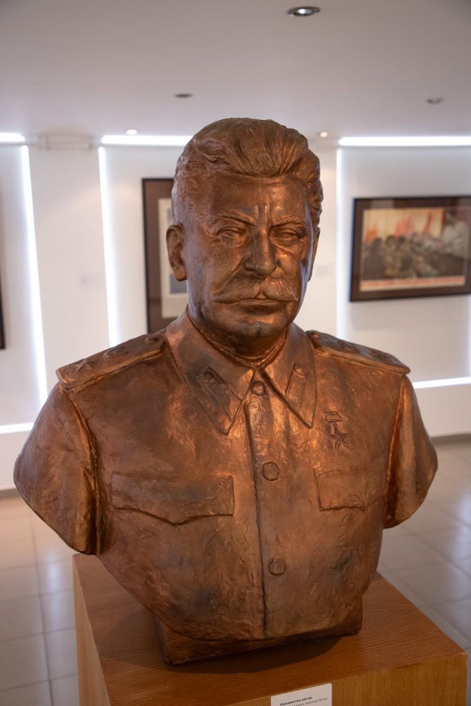 Borstbeeld Stalin in het Museum of Socialist Art