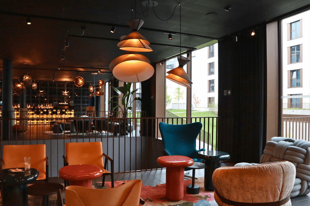 Als je een goed hotel in Antwerpen zoek, raad ik Motel One op de hoek van de Grote Markt aan