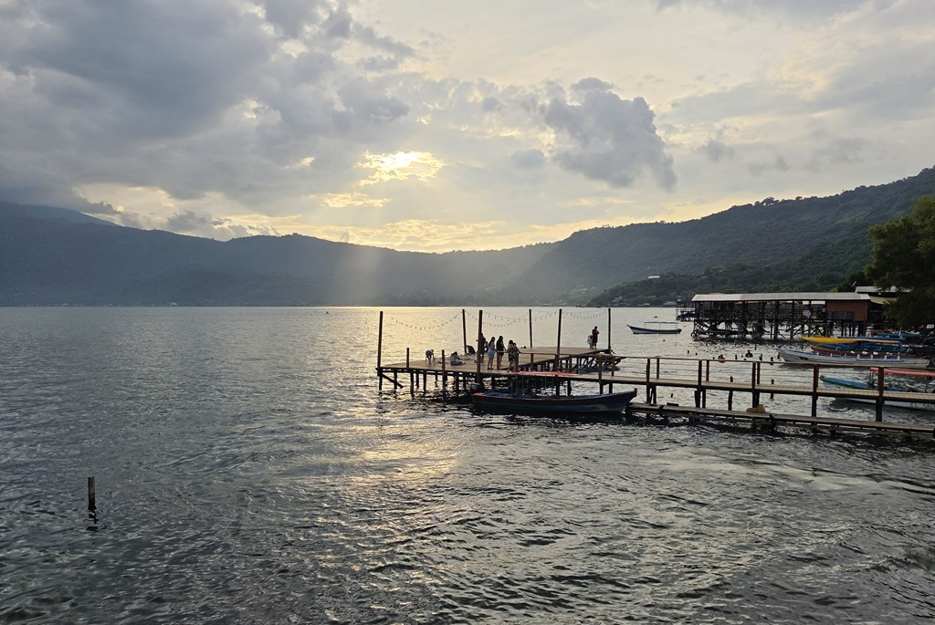 In Lago coatepeque kun je heerlijk zwemmen