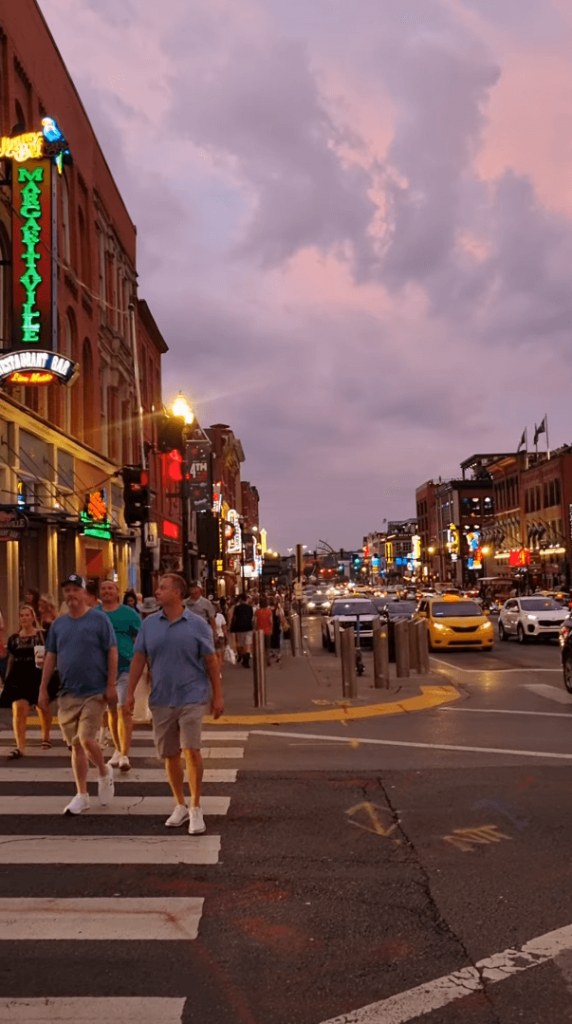Een stedentrip in Nashville staat garant voor veel drukte en livemuziek