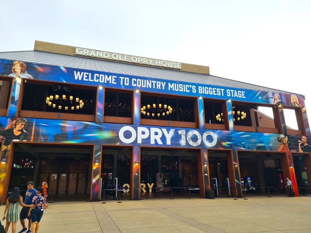 Bezoek de Grand Ole Opry House voor een live radio-opname