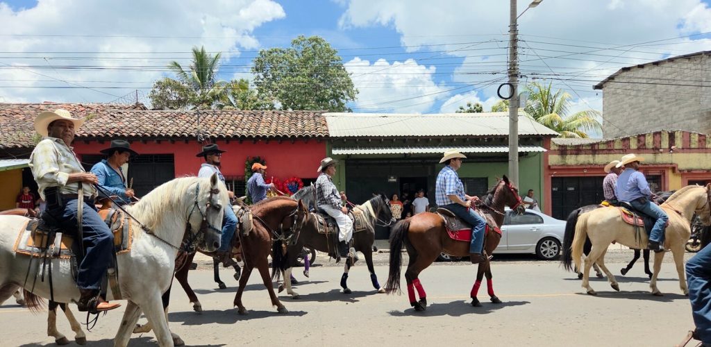 Oponthoud door paarden in El Salvador