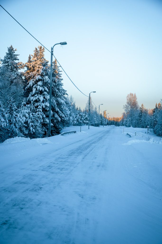 Verlaten straat in Paljakka