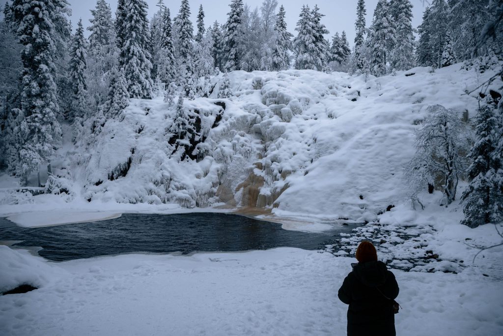 Hepoköngäs waterval in volle glorie