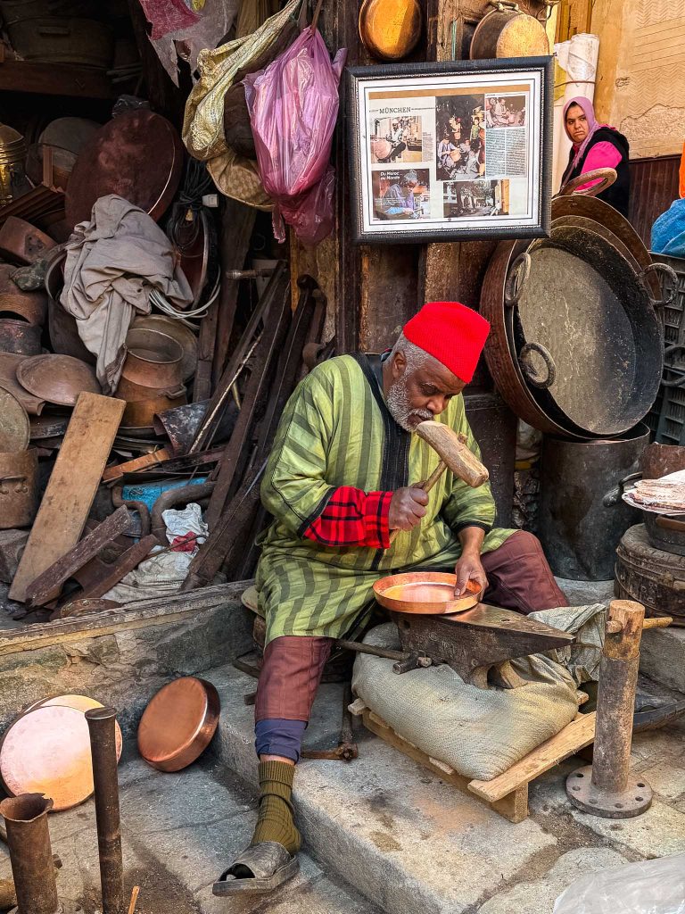 Koper en bronswerkers in Fez