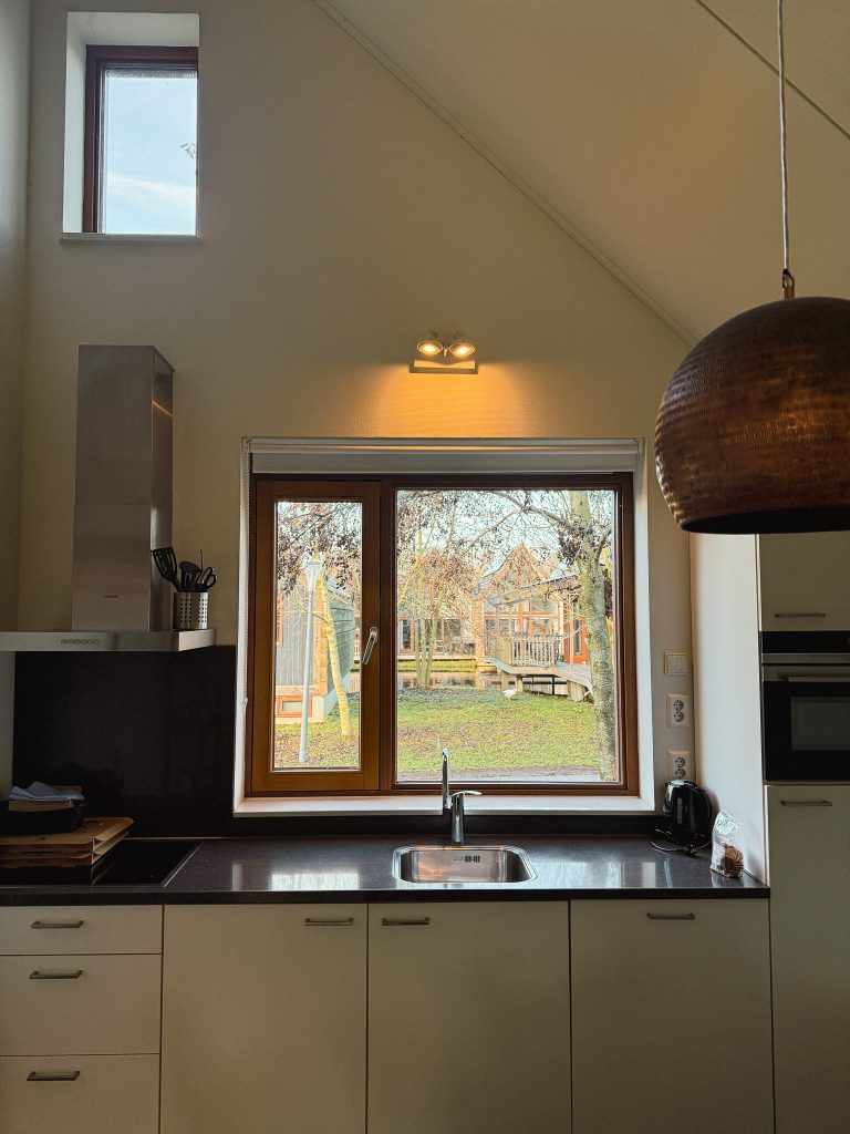 Landal Reeuwijkse Plassen waterwoning keuken