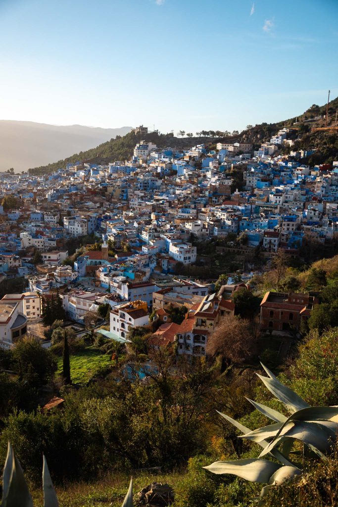 Op weg naar de Spaanse Moskee voor de zonsondergang in Chefchaouen