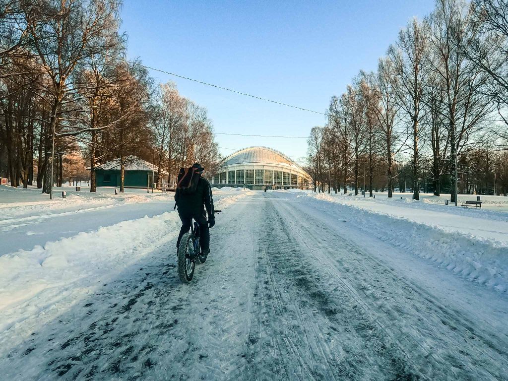 Fietsen in de sneeuw in Tallinn