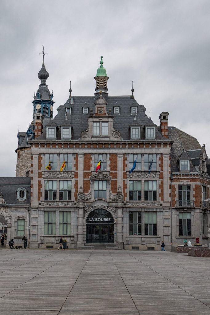 La Bourse Place d’Armes in Namen
