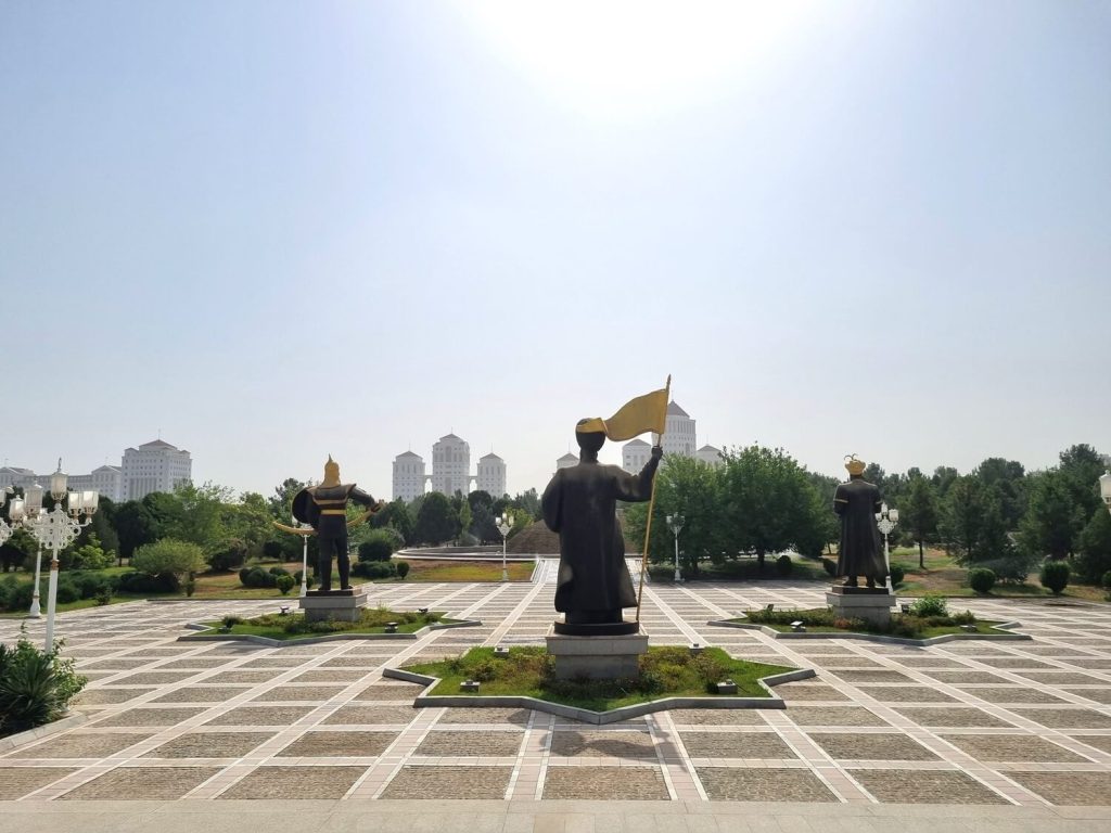 Ashgabat schittert in de felle woestijnzon