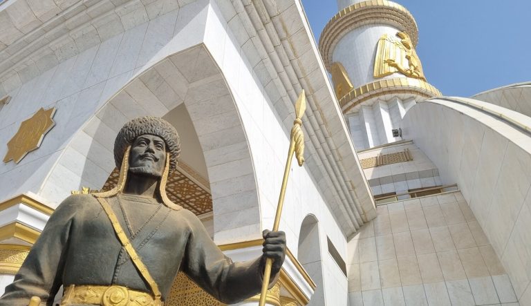 De pracht en praal van Ashgabat blijft intrigeren