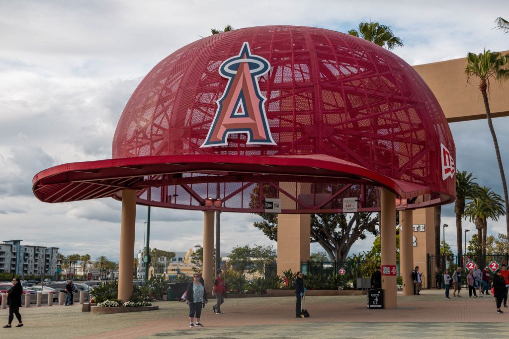Grote cap bij het Angel Stadium in Anaheim Californie