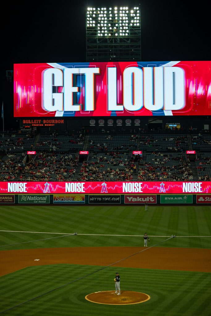 Publiek laat zich horen in Angel stadium