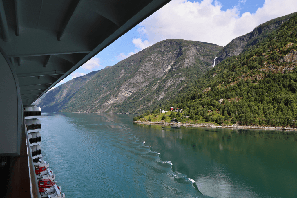Cruise door het Sognefjord in Noorwegen