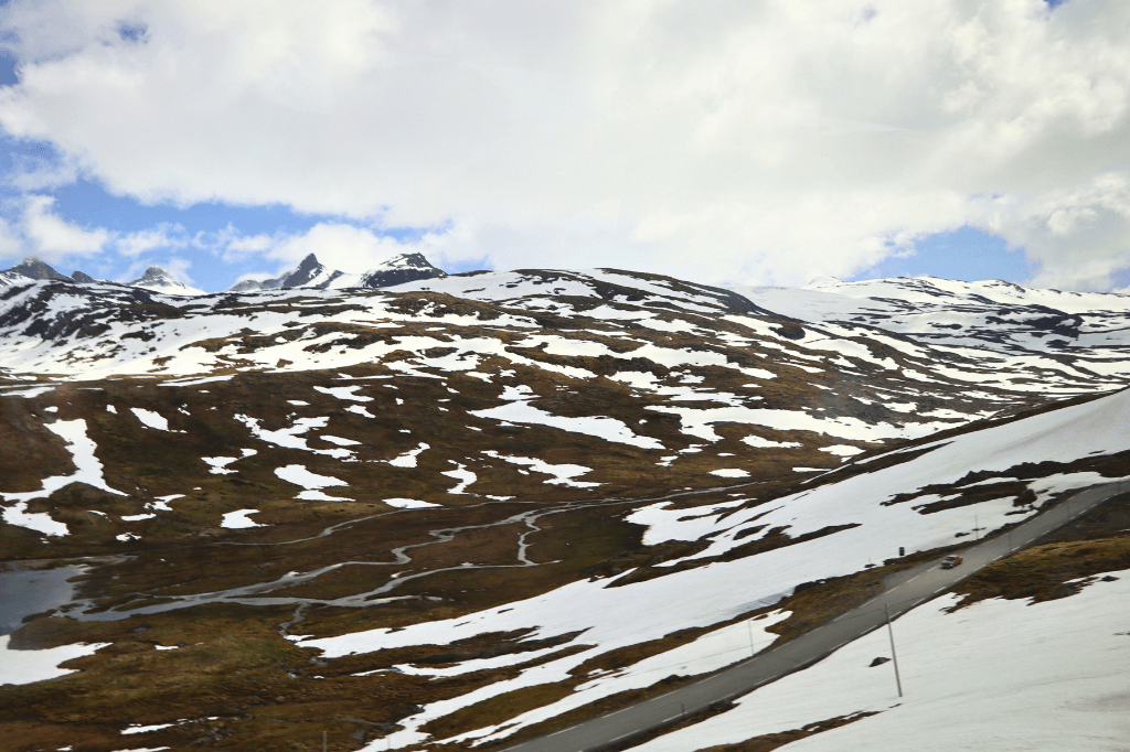 Rijden over de Scenic Route Sognefjellet door Jotunheimen Nationaal Park