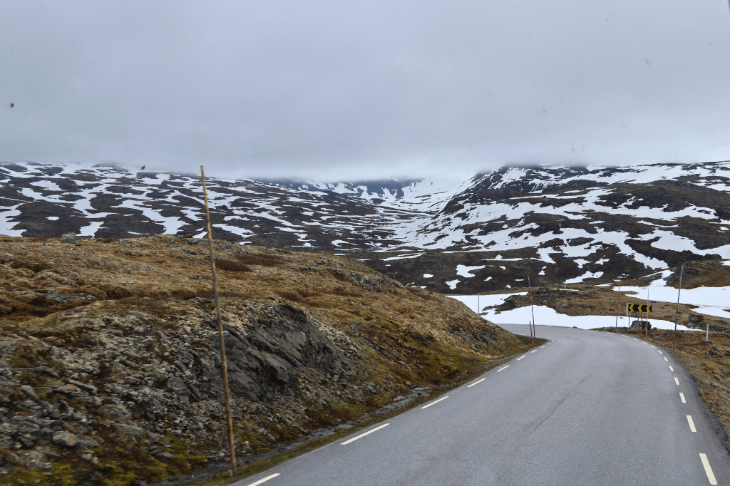 Road 55 is een zogenaamde 'scenic route' en gaat dwars door Jotunheimen Nationaal Park