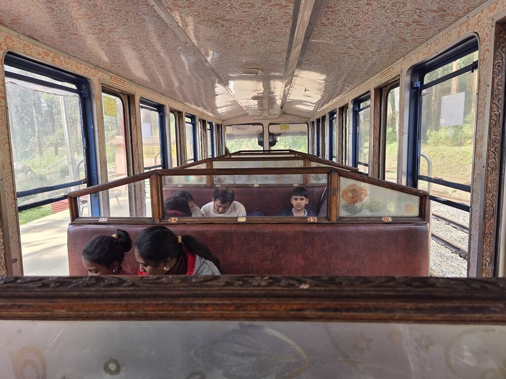 In de toy train kun je het beste 1e klas reizen