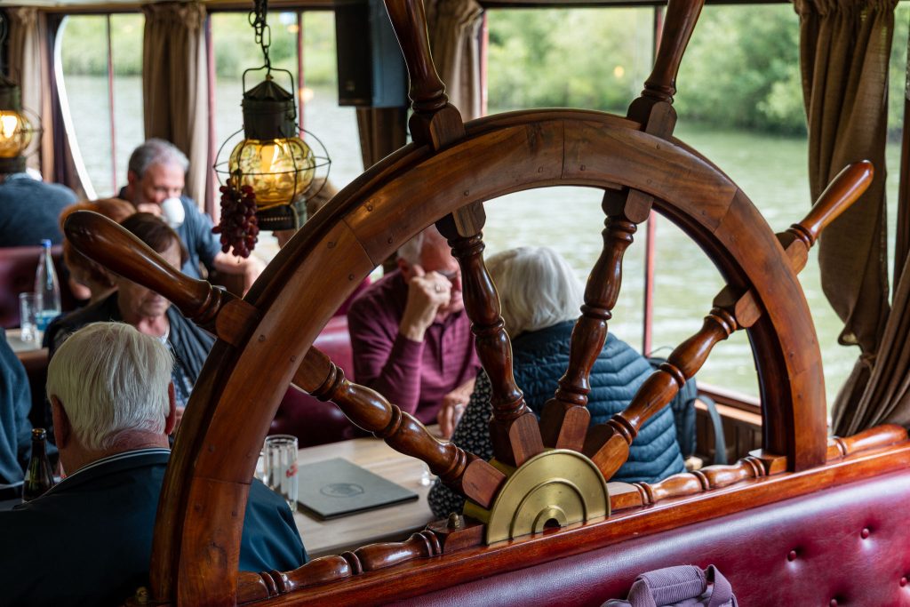 Aan boord van de MS Weinkönigin