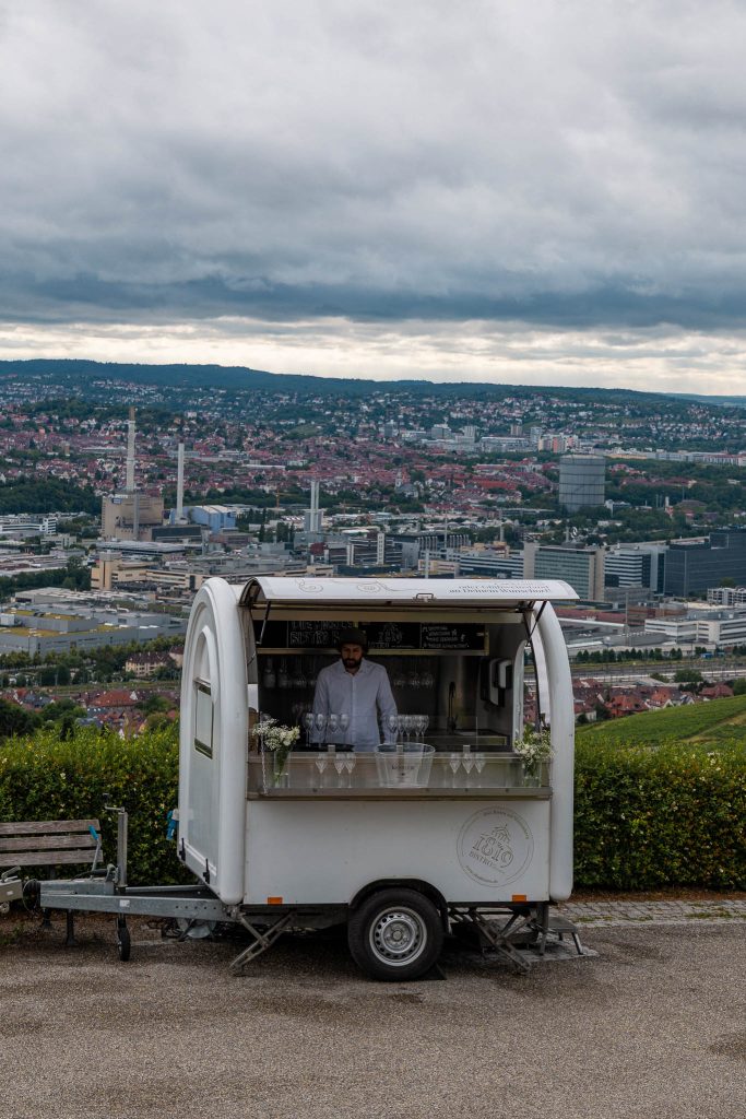 Uitzicht vanaf de grafkapel op de Württemberg in Stuttgart